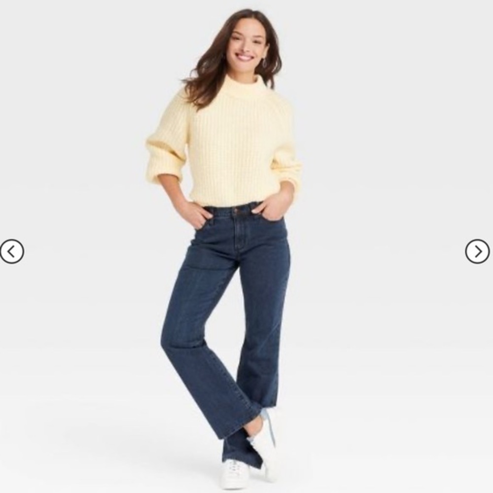 Women's High-Rise Bootcut Jeans - Universal Thread size 6